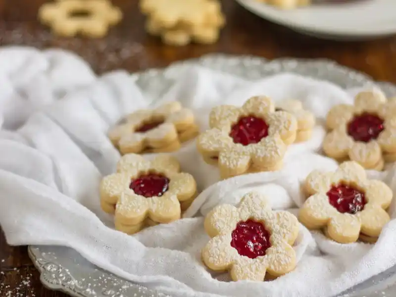 Strawberry shortbread cookies in plate 