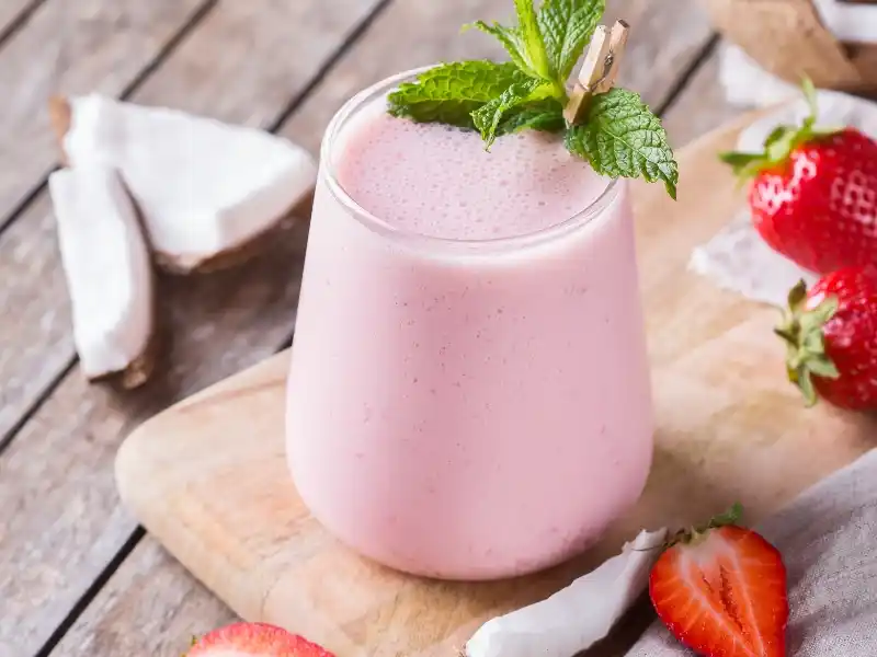 Strawberry mint smoothie in glass