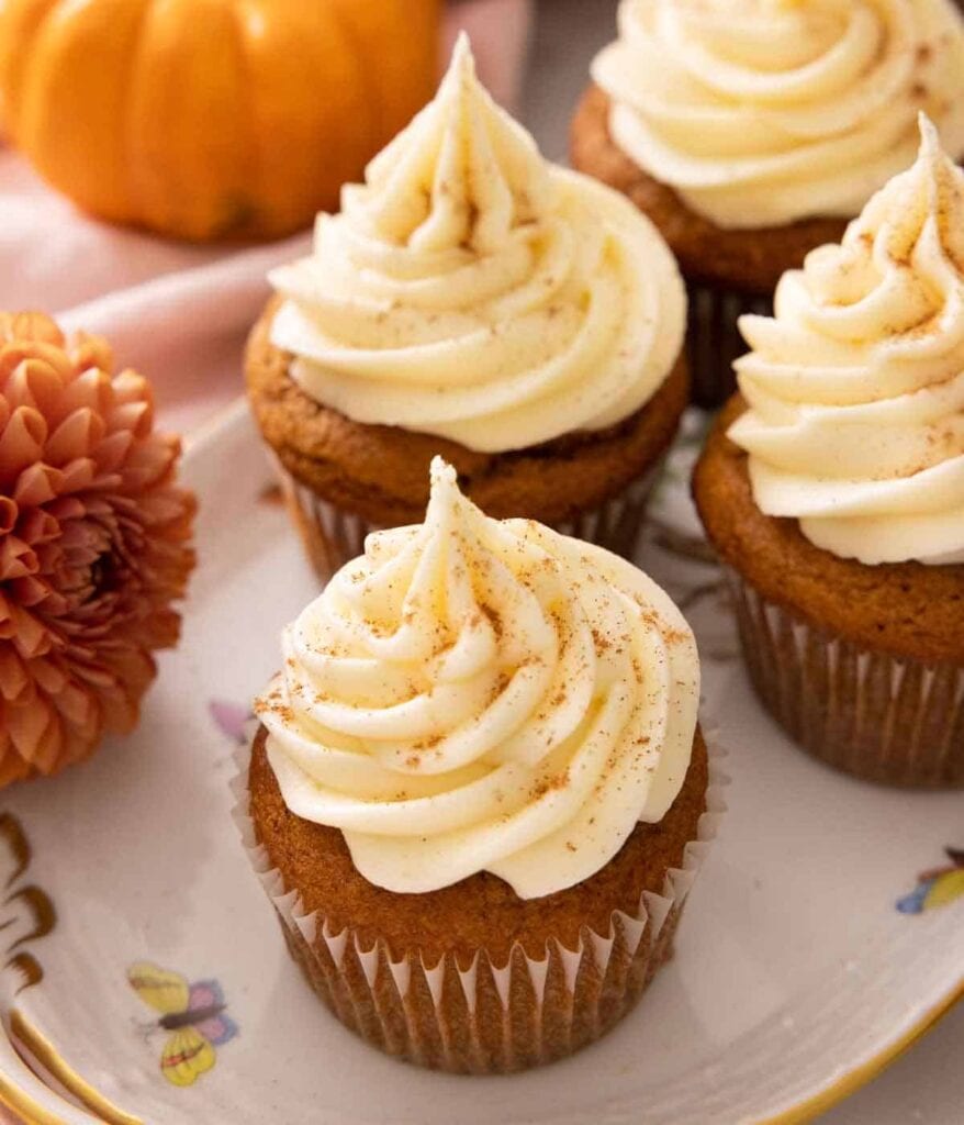 pumpkin cupcakes with cream cheese frosting