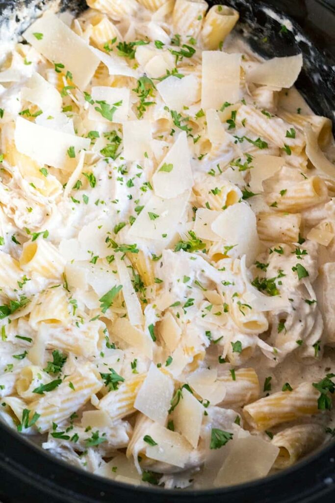 close view of Crock Pot Chicken Alfredo 