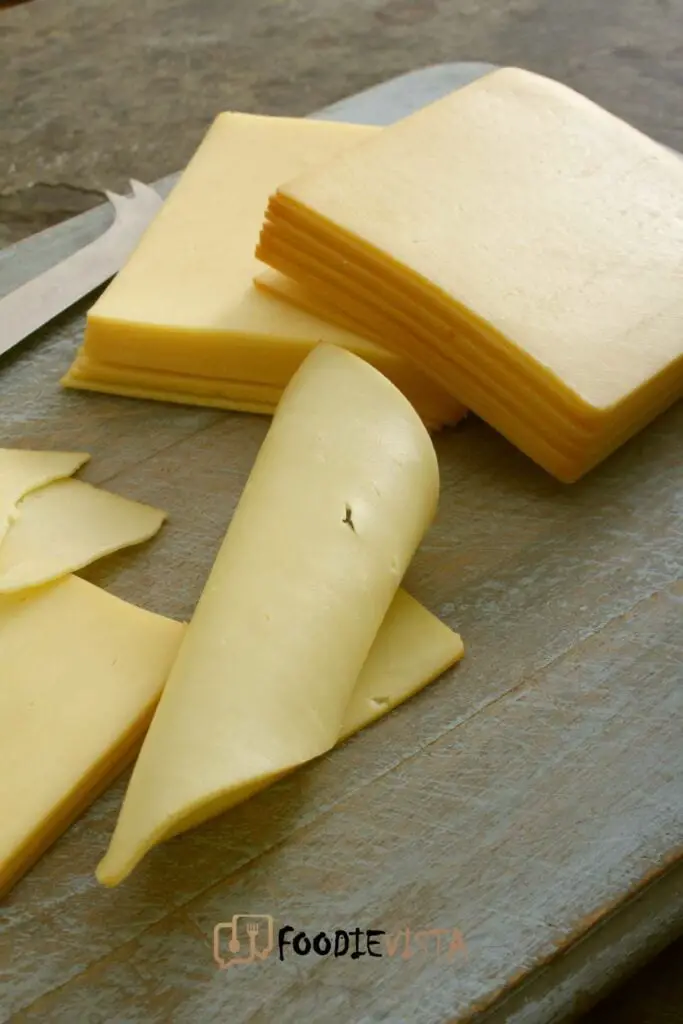 Sliced cheese