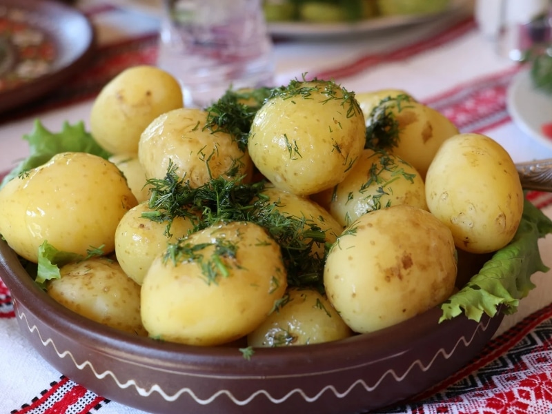 Fresh potatoes in a bowl