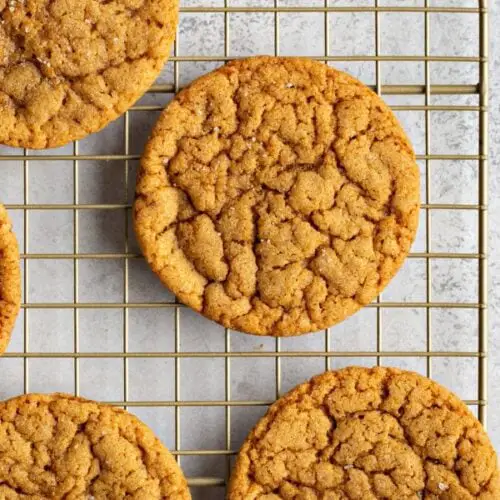 Chocolate chip cookies without chocolate chips made with vanilla extract