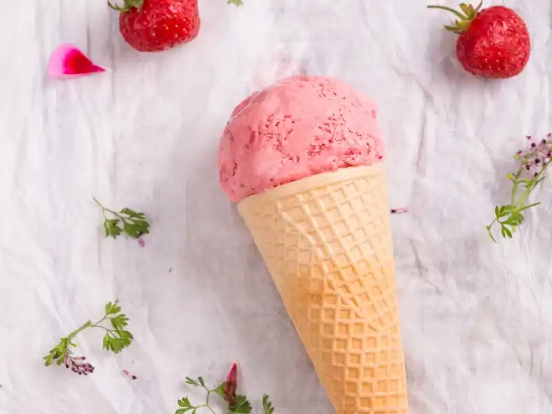 Strawberry Crunch Cheesecake Cones