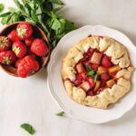 strawberry shortbread pie in plate