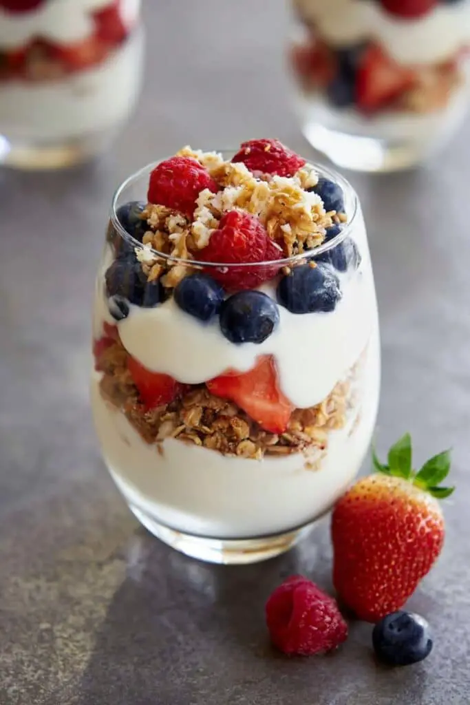 Greek Yogurt Parfait with Berries